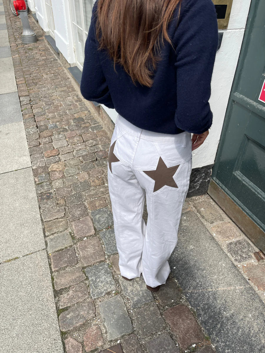 Lola Star Jeans – Oversized Jeans with Star Detail