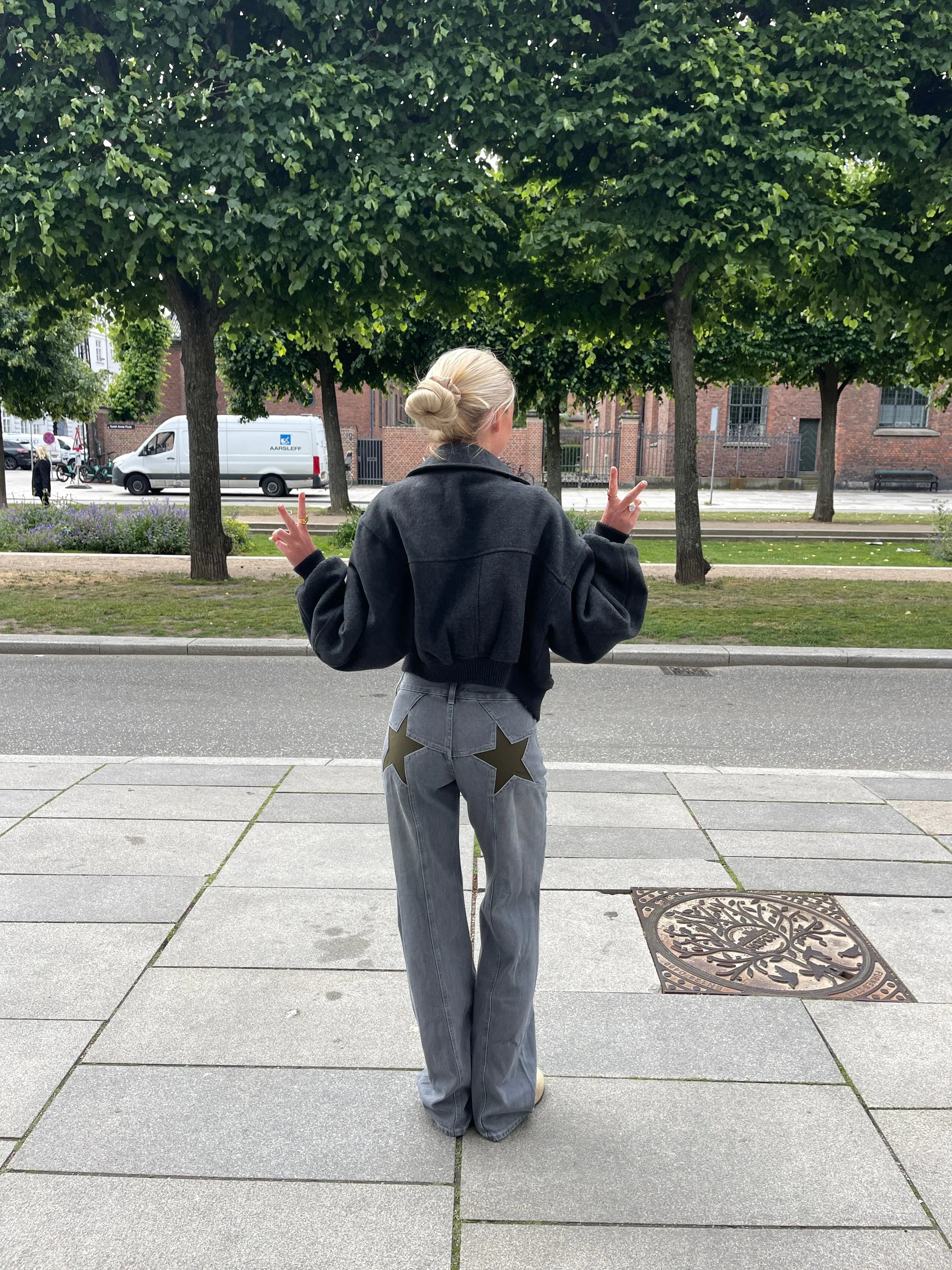 Lola Star Jeans – Oversized Jeans with Star Detail