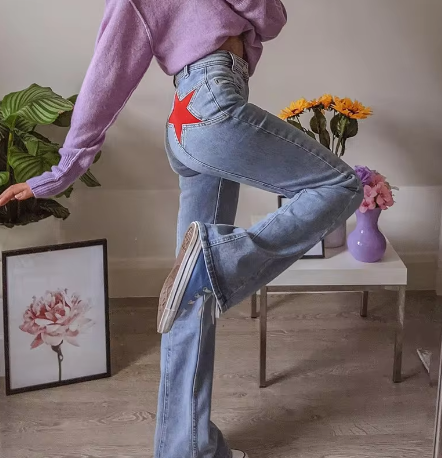 Lola Star Jeans – Oversized Jeans with Star Detail